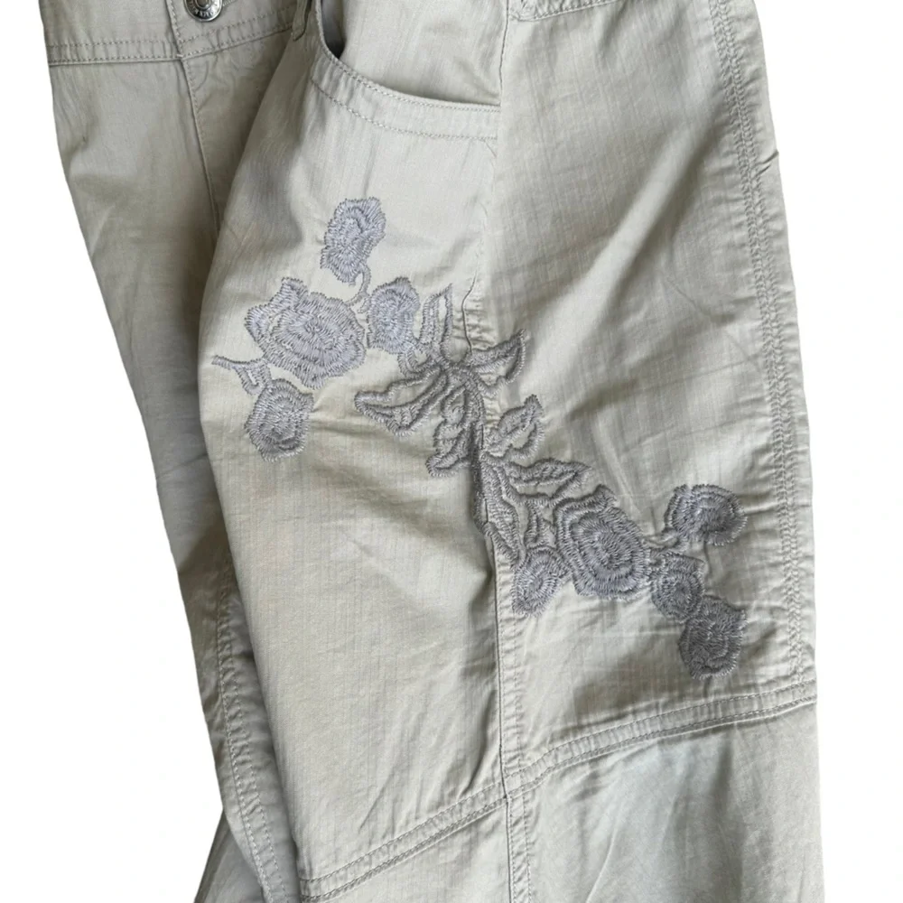 White House Black Market Women's Fit & Flare with Floral Embroider‎ Midi Skirts